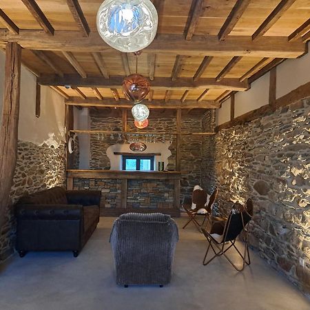 Gite Les 3 Pierres Houffalize Bagian luar foto
